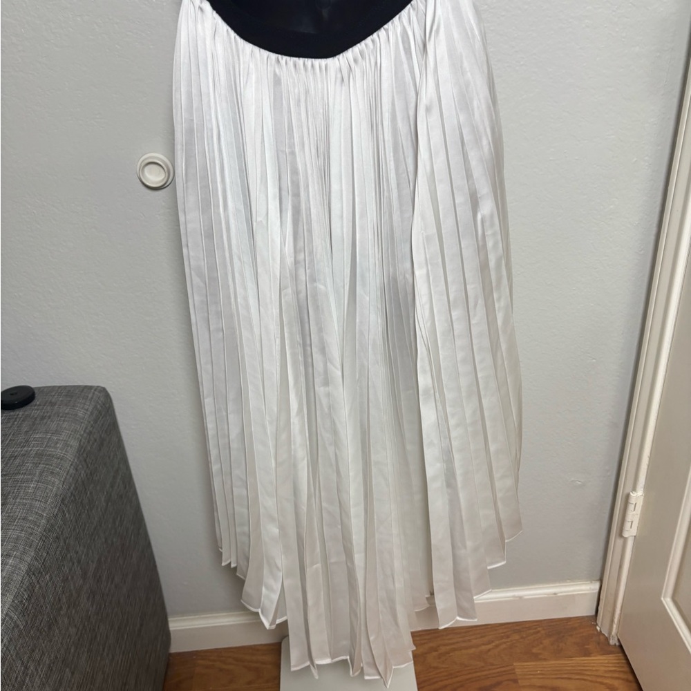 Jennifer Lopez Black and White Asymmetrical Midi Dress - Picture 11 of 13